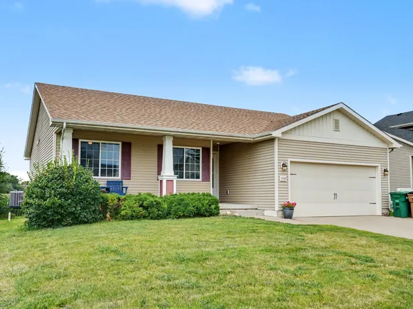 6020 Pine Ridge St, Johnston, IA 50131