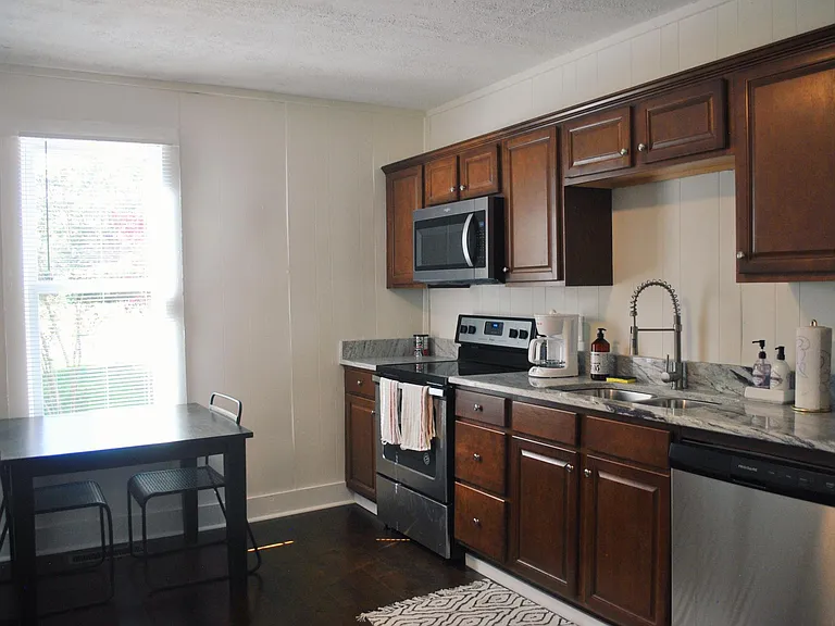 247 Arch St — Photo 8