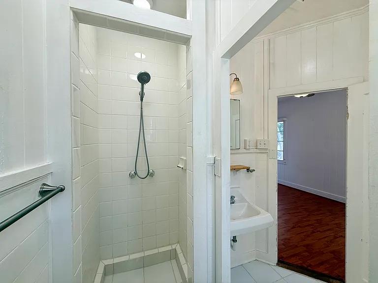 3770 Sierra Dr #B — Photo 11