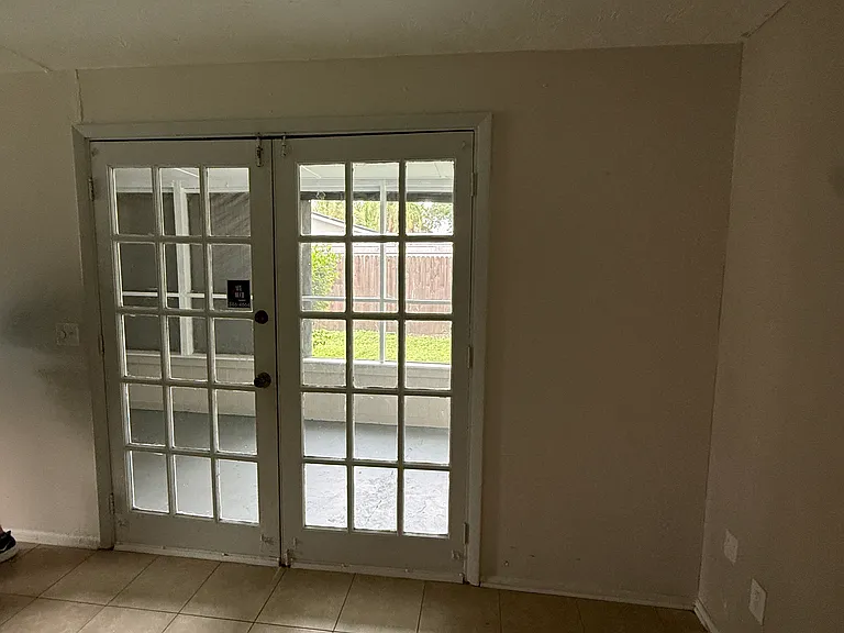 2589 Eastill Dr — Photo 6