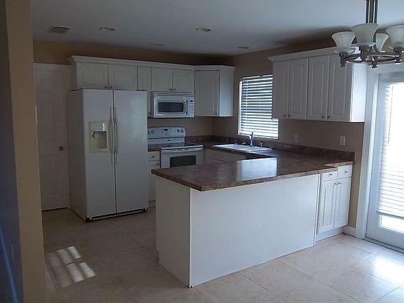 5th image of 782 SW Dorchester Street