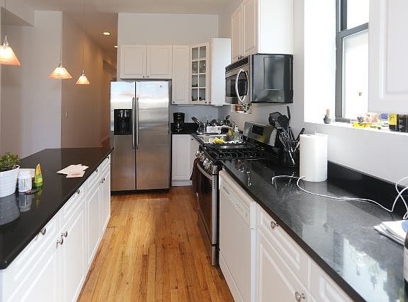 3rd image of 1753 W Chicago Ave #3