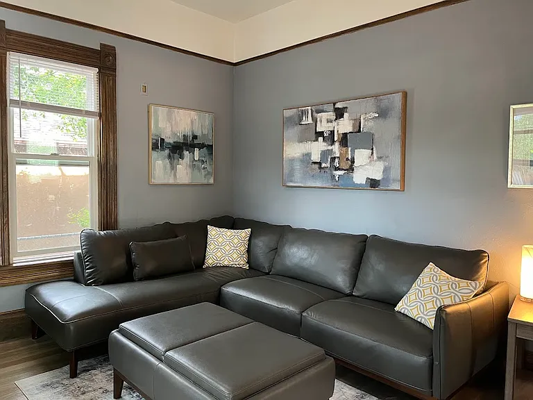 317 W Monument St — Photo 3