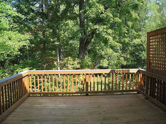 5th image of 419 Penwood Dr