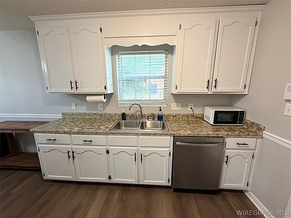 5th image of 104 Dendron Ave