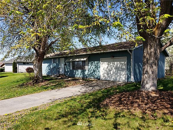 2nd image of 1160 S Ashcroft Place