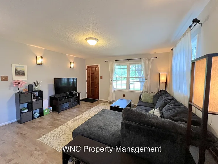 53 Tipperary Dr — Photo 4
