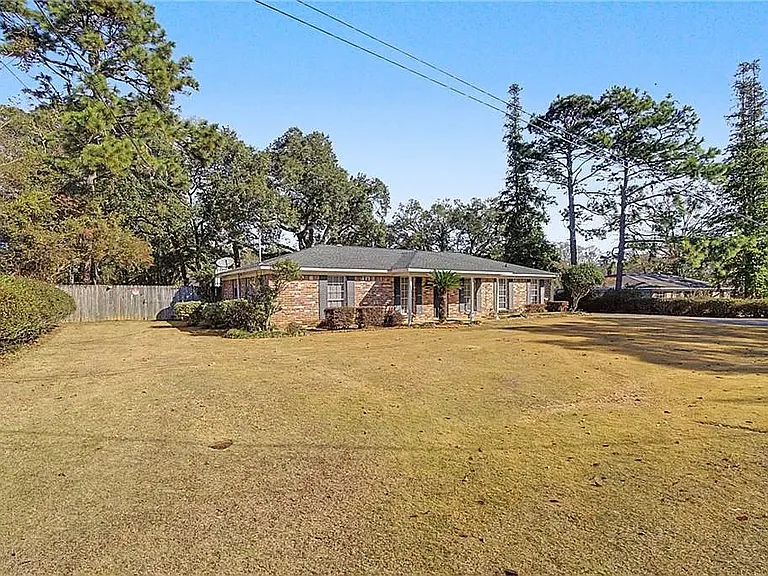 6258 Western Hills Ave — Photo 2