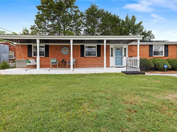 2215 Rawood Dr, Hampton, VA 23663
