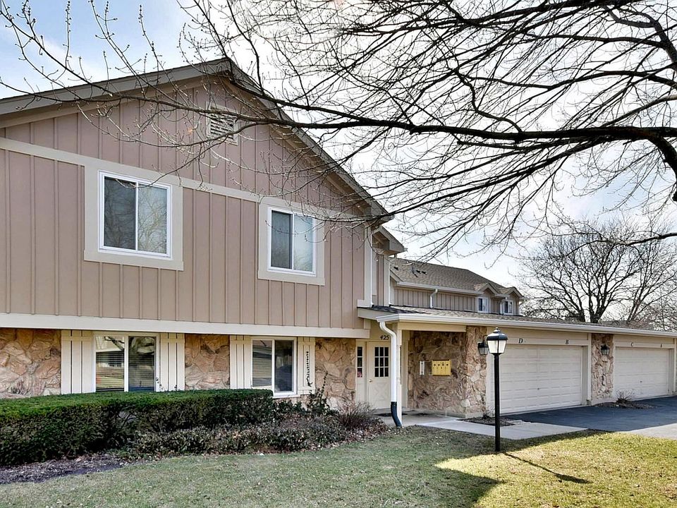 1st image of 425 Somerset Ct APT A