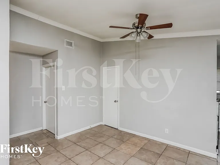 6115 Flagstaff Dr — Photo 3