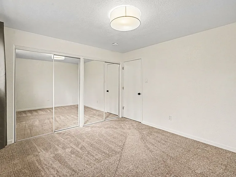 1336 N Logan St #203 — Photo 17