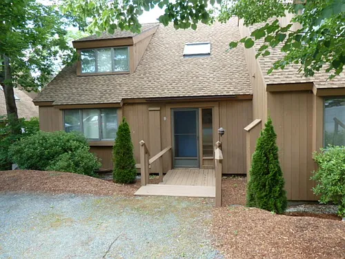 9 Pioneer Point Photo 1