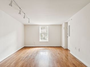 3422 Sansom St #3R, Philadelphia, PA 19104