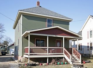 415 Washington St, Woodstock, IL 60098