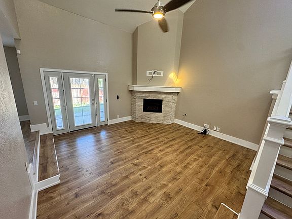 3rd image of 424 Tepatitlan Ct