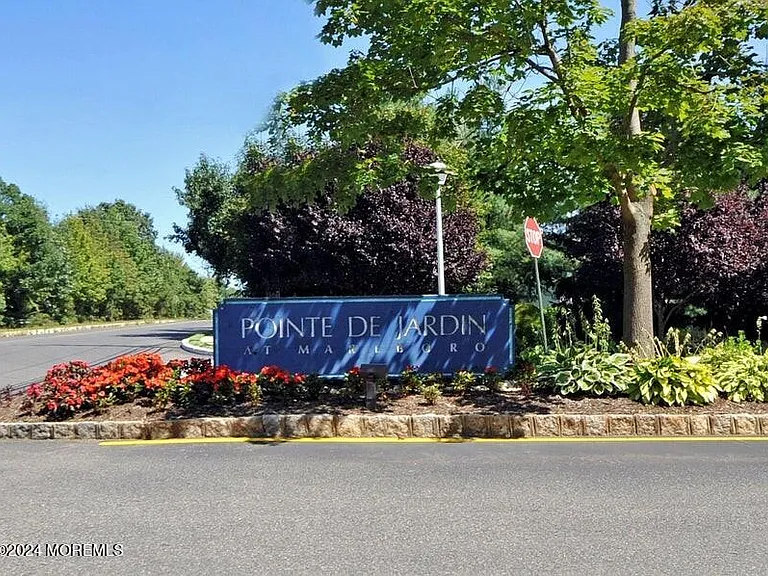 785 Banyan Ct — Photo 17