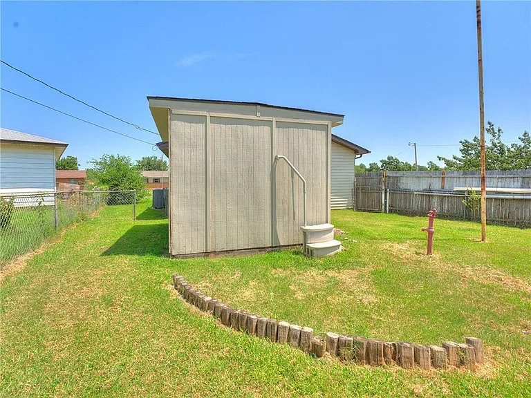 4901 S Rhode Island Ave — Photo 30
