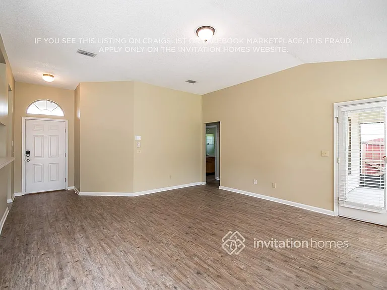 1737 Chalet St — Photo 2