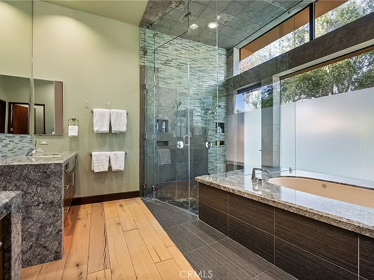 68 Royal Saint Georges Way — Photo 43