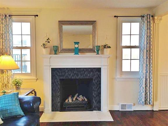 3rd image of 818 Wood St