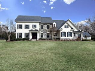 11718 Gainsborough Rd, Potomac, MD 20854