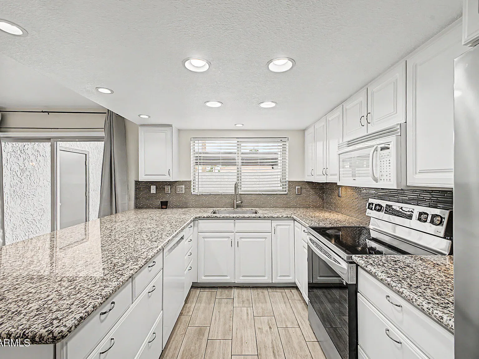 3 bed, 2.5 bath, 1591 sqft, $2,850 — Photo 3