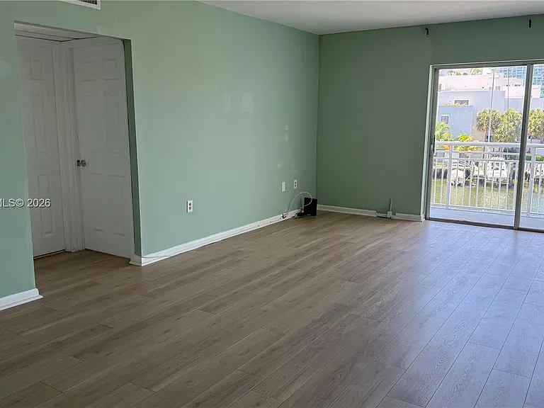 400 Kings Point Dr #316 — Photo 7