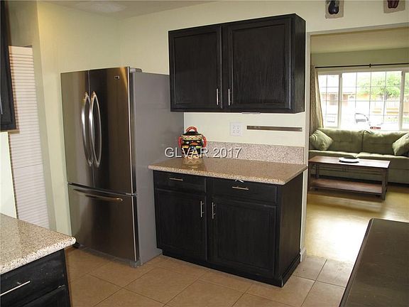 5th image of 1800 E Oakey Blvd