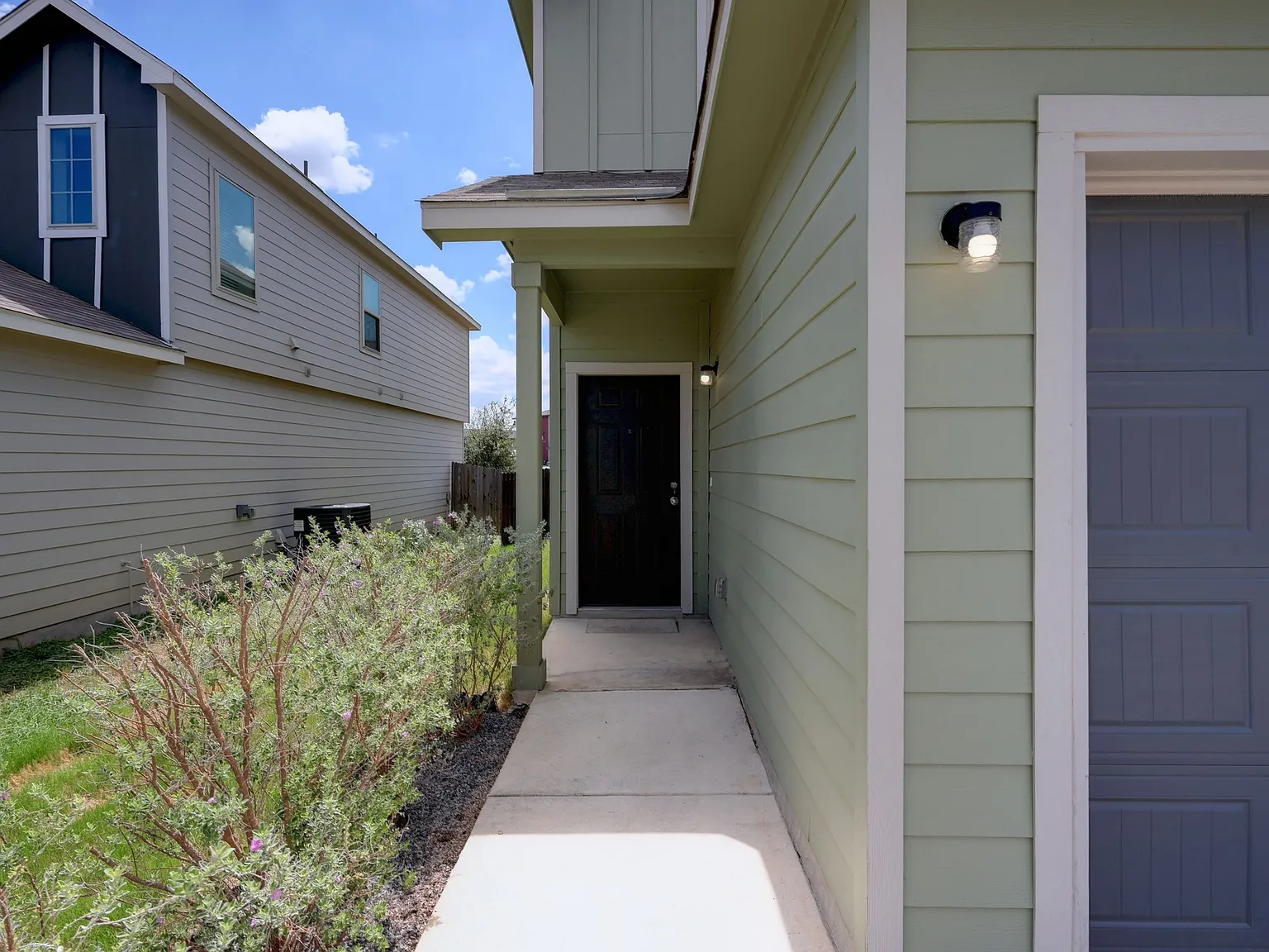 Beautiful 4-bedroom, 2.5-bath home — Photo 4
