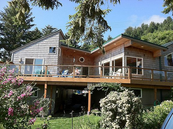 Large ocean facing deck