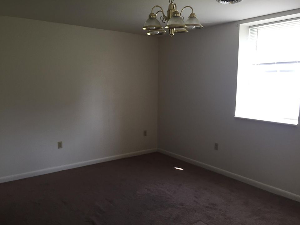 1st image of 319 Carver Dr #319