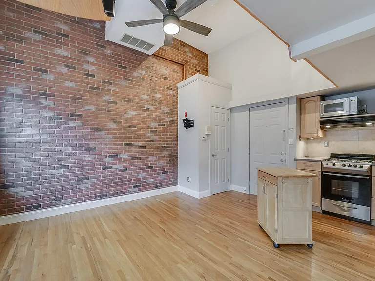 519 Monroe St #2C — Photo 2
