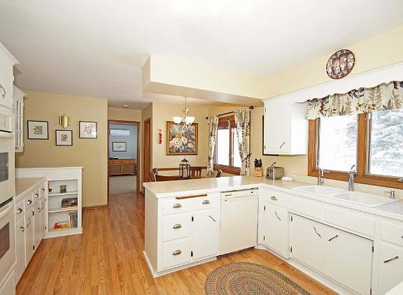 2nd image of 3625 Belden Dr