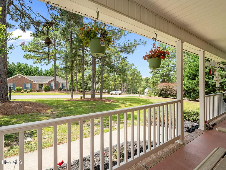 39 Bedford Cir — Photo 4