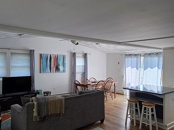 5th image of 6 Eddy Ln
