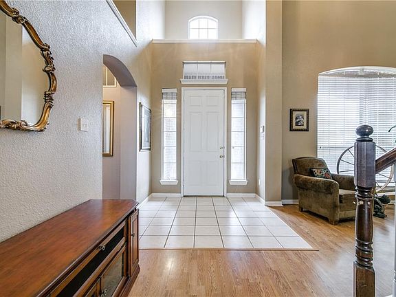 3rd image of 3109 Bluewood Dr