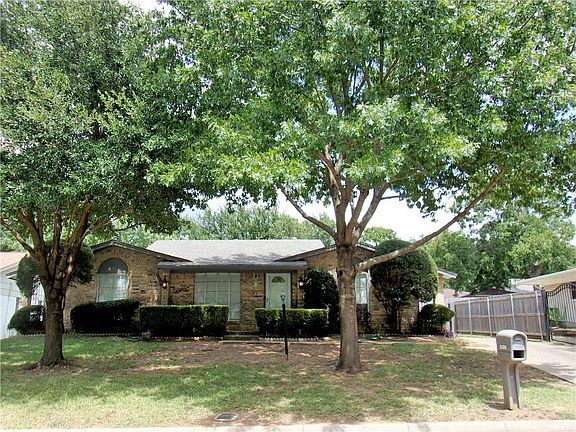 2nd image of 3917 Glenbrook Dr
