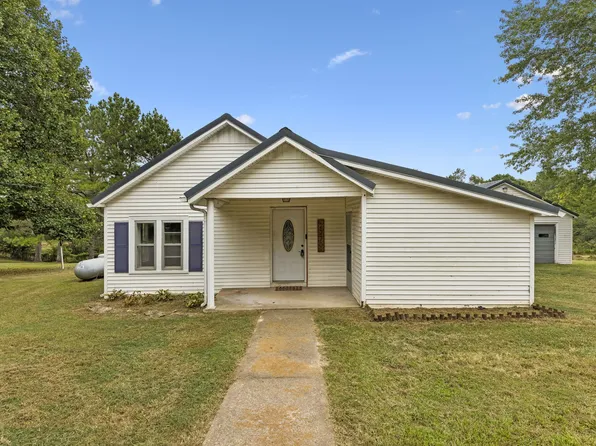 2270 Fall River Rd, Leoma, TN 38468