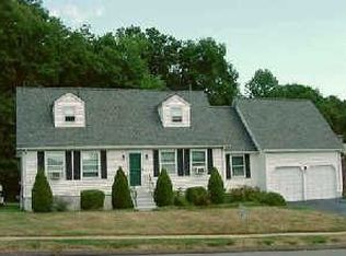 235 Hawks Nest Cir, Middletown, CT 06457