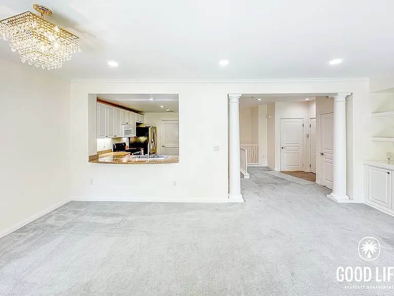 2260 Watermarke Pl — Photo 7
