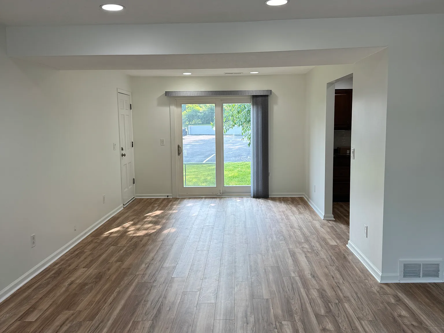 7191 Hart St — Photo 2