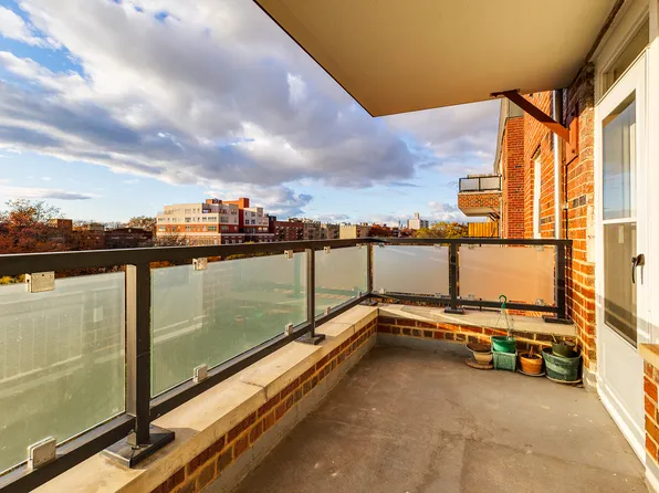 525 Ocean Parkway image 17 of 19