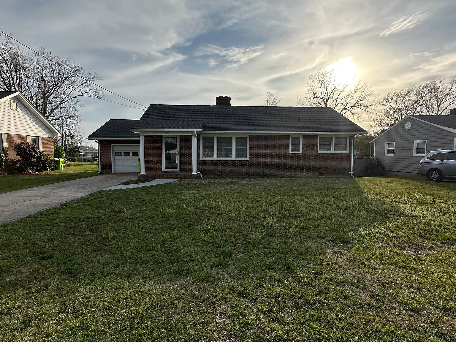 3 bed, 1225 sqft, $1,800 — Photo 2