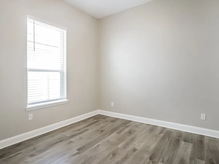 124 Willow Lake Dr — Photo 12