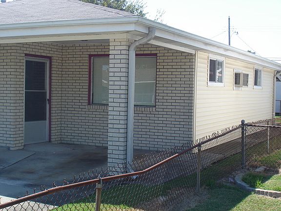 5th image of 2516 Rose Dr