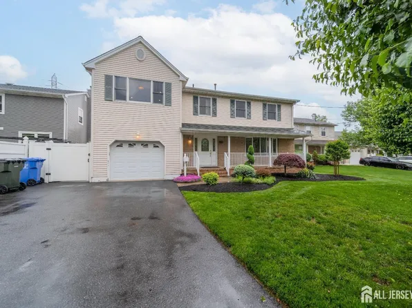 289 Old Rd, Sewaren, NJ 07077