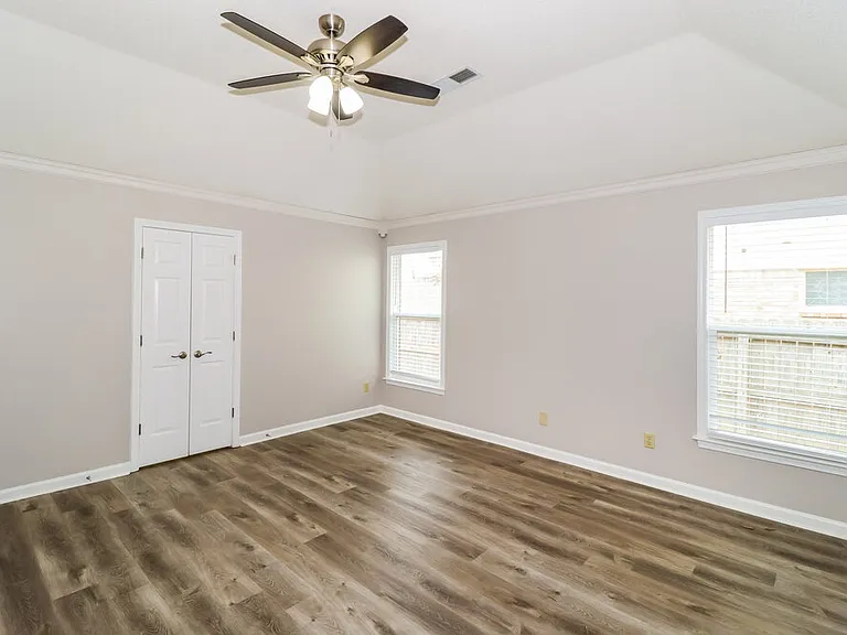 9355 Helmsley Dr — Photo 12