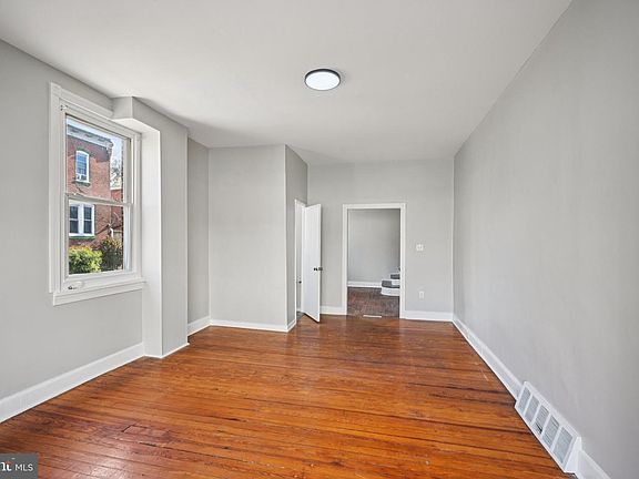 3rd image of 6128 Master St