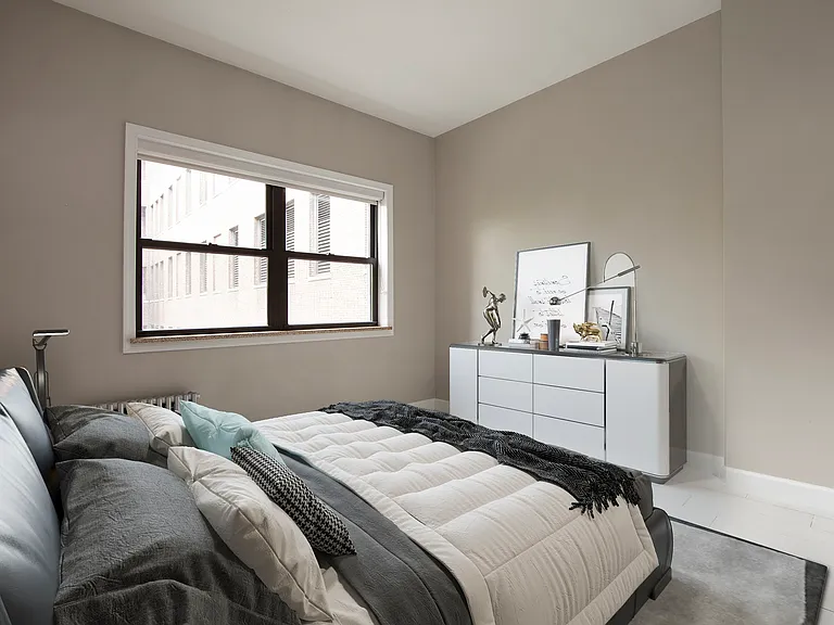 225 E 30th St #2R — Photo 3